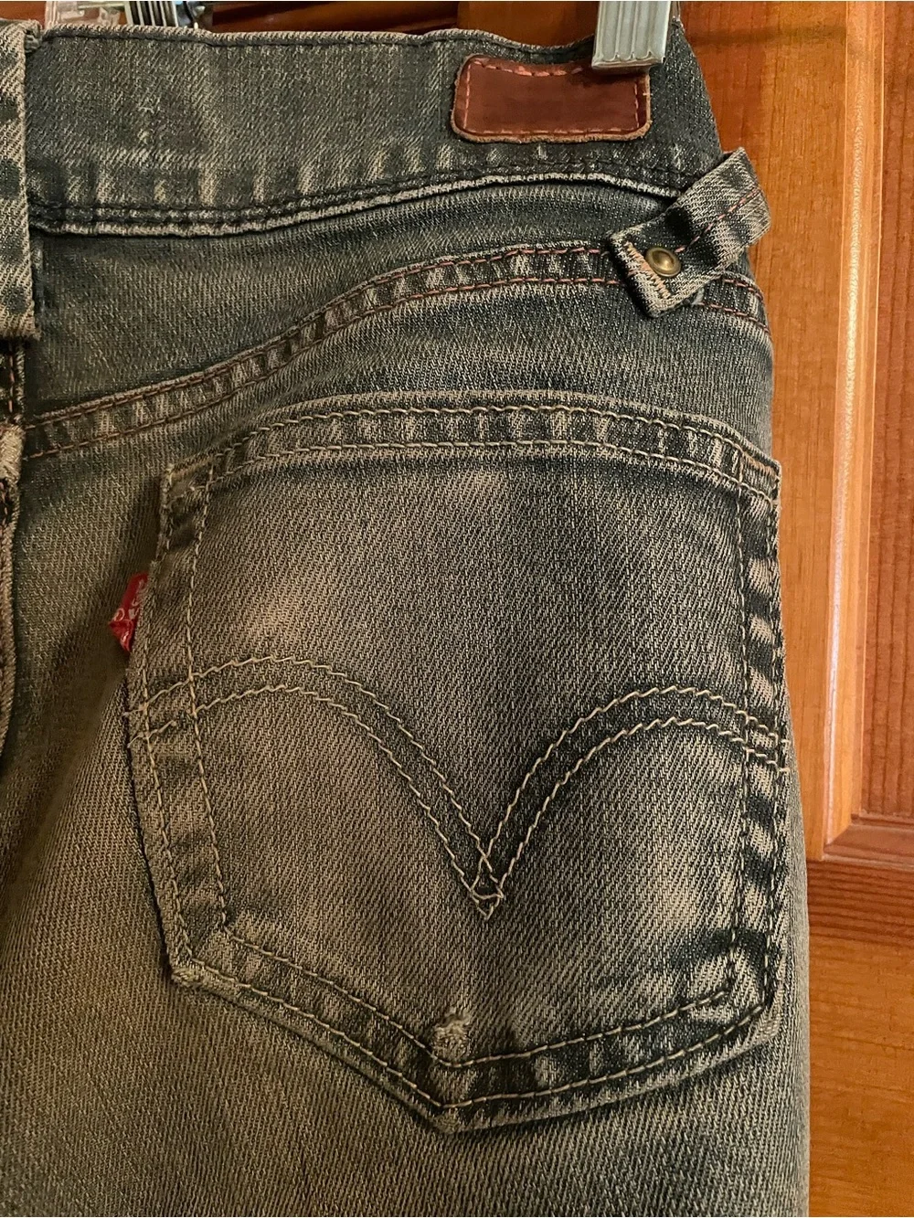 Levi’s Low Rise Slouch Straight 504 jeans